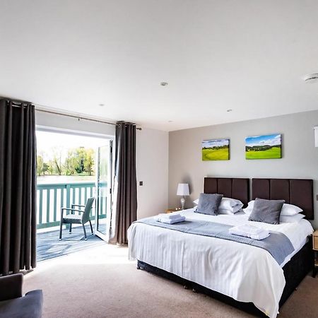 Вилла The Vale Golf & Country Club Bishampton Экстерьер фото