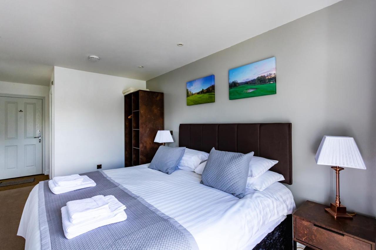 Вилла The Vale Golf & Country Club Bishampton Экстерьер фото