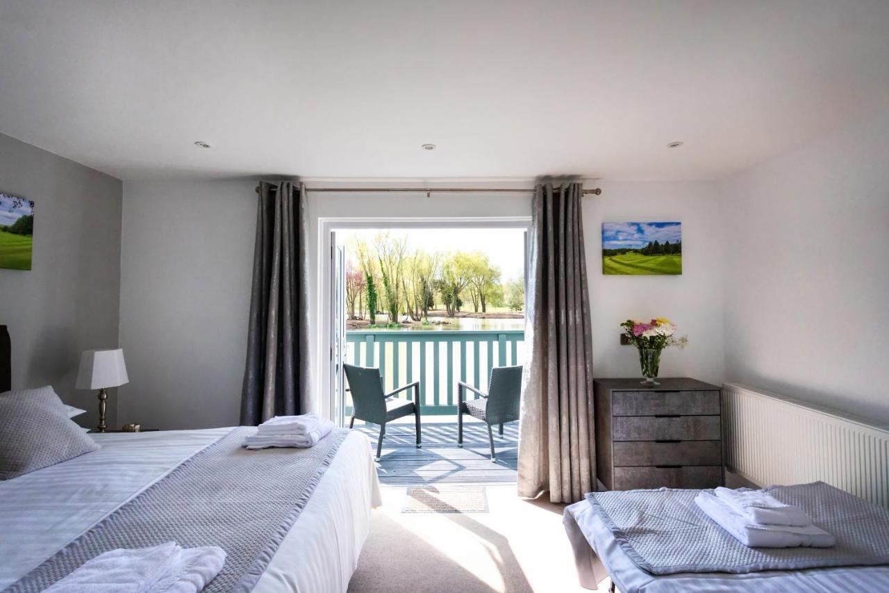 Вилла The Vale Golf & Country Club Bishampton Экстерьер фото