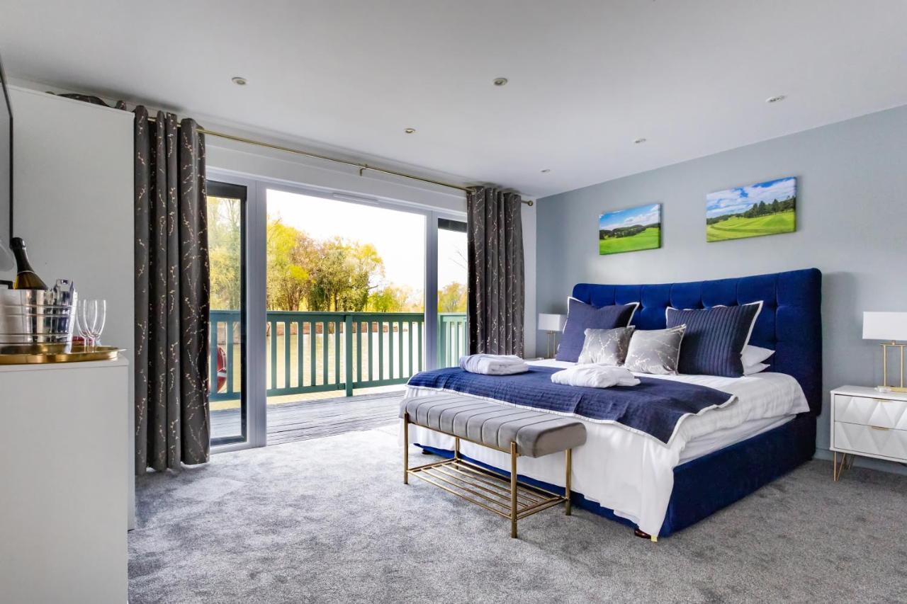 Вилла The Vale Golf & Country Club Bishampton Экстерьер фото