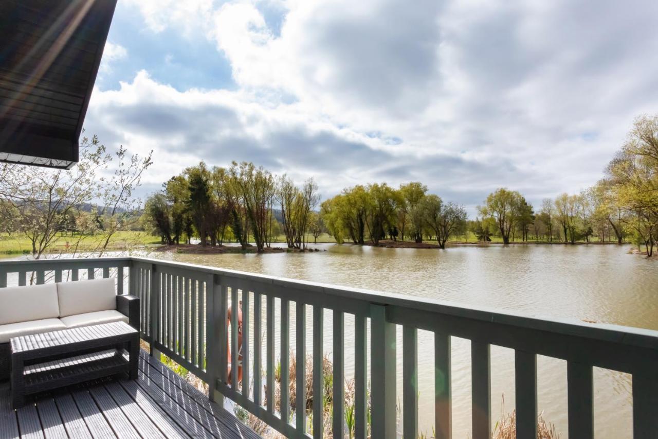 Вилла The Vale Golf & Country Club Bishampton Экстерьер фото